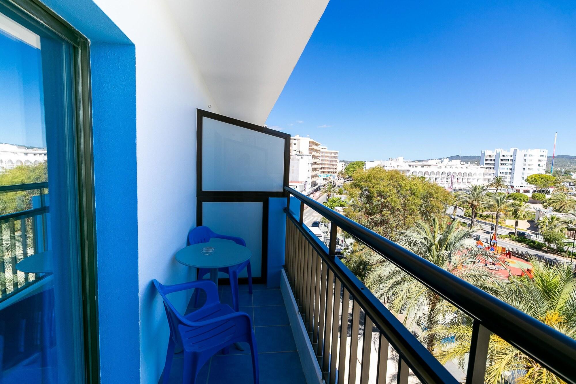 The Blue Apartments - Adults Only San Antonio  Exteriér fotografie